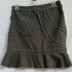 Skirt a line with a bit of ruffle Size 5